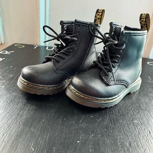 Dr. Martens Black boots toddler 8C